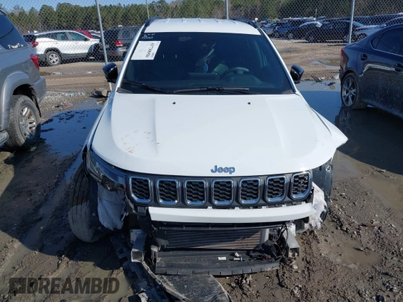 2024 Jeep Compass Latitude with VIN 3C4NJDBN2RT112575, listed as a IAAI auction lot 41730950 with 22,357 mi miles. Bid and sale history available at carsss.com. Image 12.