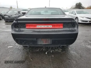 2010 Dodge Challenger R/T z VIN 2B3CJ5DT8AH241086, wystawiony jako Copart lot #80115224 z przebiegiem 110 689 mil mil oraz Szkoda całkowita • Salvage title. Historia ofert i sprzedaży dostępna na DreamBid. Obrazek 6.