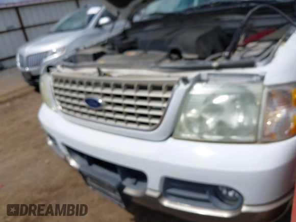2002 Ford Explorer Eddie Bauer z VIN 1FMZU64W02ZC72927, wystawiony jako IAAI lot #42704235 z przebiegiem 126 317 mil mil oraz . Historia ofert i sprzedaży dostępna na DreamBid. Obrazek 6.