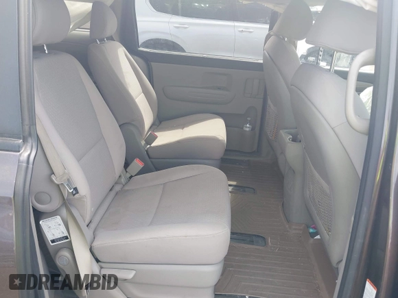 2016 Kia Sedona LX with VIN KNDMB5C11G6158934, listed as a IAAI auction lot 41908323 with 105,888 mi miles and . Bid and sale history available at carsss.com. Image 8.