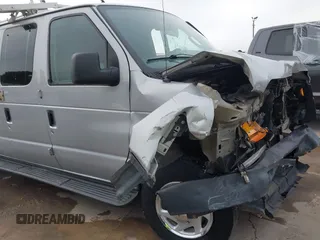 2009 Ford Econoline Cargo Commercial z VIN 1FTNE14W29DA56023, wystawiony jako IAAI lot #42362663 z przebiegiem 211 326 mil mil oraz . Historia ofert i sprzedaży dostępna na DreamBid. Obrazek 18.