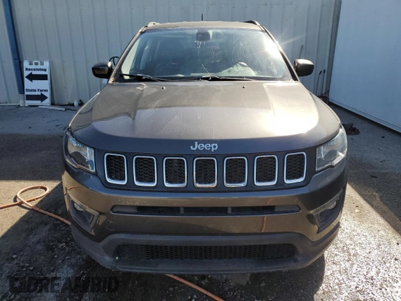 2017 Jeep Compass Latitude with VIN 3C4NJCBB6HT669441, listed as a Copart auction lot 49225475 with 61,568 mi miles and Salvage title. Bid and sale history available at DreamBid. Image 5.