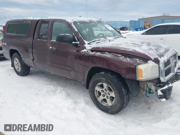 2005 Dodge Dakota SLT with VIN 1D7HW42N65S305733, listed as a IAAI auction lot 41289814 with 149,226 mi miles and . Bid and sale history available at DreamBid. Image 1.