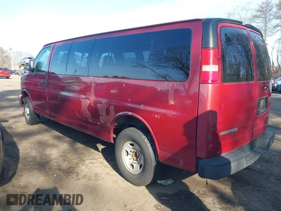 2006 Chevrolet Express Passenger with VIN 1GAHG39U861219905, listed as a IAAI auction lot 41910472 with 199,665 mi miles and . Bid and sale history available at DreamBid. Image 3.