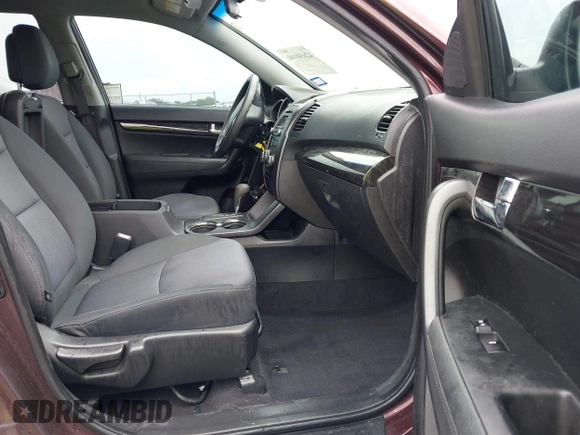 2013 Kia Sorento LX with VIN 5XYKT4A28DG387792, listed as a IAAI auction lot 42650144 with 93,136 mi miles and . Bid and sale history available at DreamBid. Image 5.