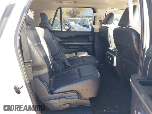 2024 Ford Expedition Max XLT z VIN 1FMJK1H8XREA38197, wystawiony jako IAAI lot #41786020 z przebiegiem 35 387 mil mil oraz . Historia ofert i sprzedaży dostępna na DreamBid. Obrazek 8.