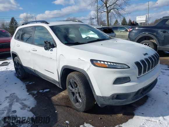 2018 Jeep Cherokee Latitude z VIN 1C4PJMCB1JD589697, wystawiony jako IAAI lot #41541689 z przebiegiem 131 694 mil mil oraz . Historia ofert i sprzedaży dostępna na DreamBid. Obrazek 1.