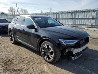 2021 Audi e-tron Premium with VIN WA1AAAGE7MB027435, listed as a Copart auction lot 73369172 with 11,095 mi miles. Bid and sale history available at carsss.com. Image 4.