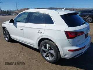2024 Audi Q5 Premium z VIN WA1ABAFY2R2142122, wystawiony jako IAAI lot #41848621 z przebiegiem 4 334 mil mil oraz . Historia ofert i sprzedaży dostępna na DreamBid. Obrazek 3.