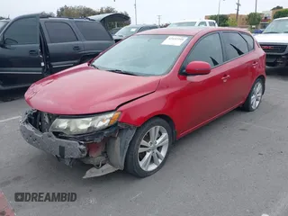 2013 Kia Forte SX с VIN KNAFW5A36D5658880, выставлен на аукционе IAAI как лот 42432259 с пробегом 176 721 миль миль и . История ставок и продаж доступна на DreamBid. Изображение 18.
