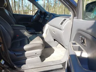 2006 Honda Pilot EX-L with RES with VIN 5FNYF18616B001541, listed as a IAAI auction lot 41894731 with 207,364 mi miles. Bid and sale history available at carsss.com. Image 5.