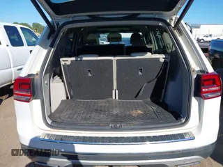 2018 Volkswagen Atlas SEL z VIN 1V2MR2CA3JC536009, wystawiony jako IAAI lot #40205798 z przebiegiem 125 945 mil mil oraz . Historia ofert i sprzedaży dostępna na DreamBid. Obrazek 8.