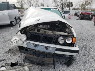 1995 BMW 5 Series 525i z VIN WBAHD6326SGK83552, wystawiony jako Copart lot #45245825 z przebiegiem 181 607 mil mil oraz Szkoda całkowita • Salvage title. Historia ofert i sprzedaży dostępna na DreamBid. Obrazek 5.