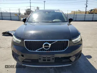 2019 Volvo XC40 Momentum z VIN YV4162UK3K2110085, wystawiony jako Copart lot #54075235 z przebiegiem 32 305 mil mil oraz Szkoda całkowita • Salvage title. Historia ofert i sprzedaży dostępna na DreamBid. Obrazek 5.