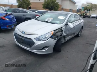 2014 Hyundai Sonata Limited with VIN KMHEC4A44EA106969, listed as a IAAI auction lot 42061351 with 25,795 mi miles and . Bid and sale history available at carsss.com. Image 2.