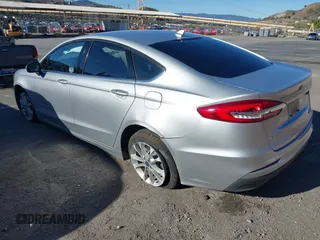 2019 Ford Fusion SE with VIN 3FA6P0LUXKR208139, listed as a IAAI auction lot 41820958 with 66,609 mi miles and . Bid and sale history available at DreamBid. Image 3.