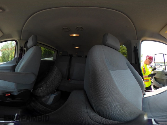 2019 Ford Transit Passenger XL z VIN 1FBZX2YM4KKB64966, wystawiony jako IAAI lot #42417498 z przebiegiem 157 311 mil mil oraz . Historia ofert i sprzedaży dostępna na DreamBid. Obrazek 18.