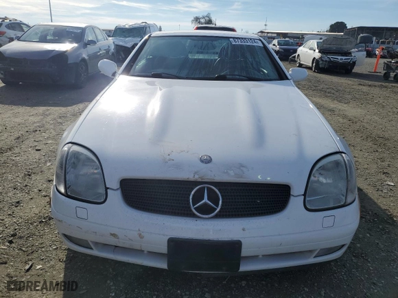 2000 Mercedes-Benz SLK-Class Kompressor with VIN WDBKK47F5YF149967, listed as a Copart auction lot 87333124 with 171,217 mi miles and Salvage Title. Bid and sale history available at carsss.com. Image 5.