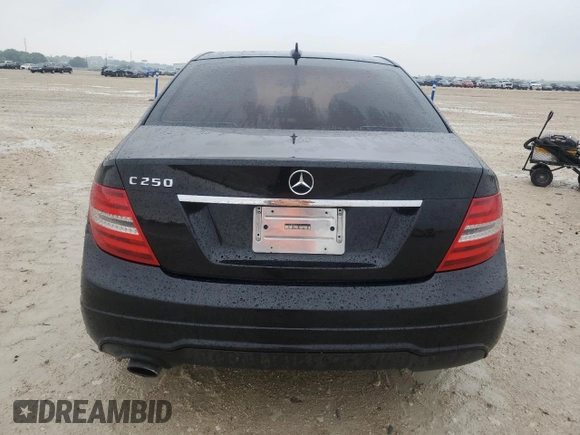 2014 Mercedes-Benz C 250 Sport z VIN WDDGF4HBXEA952747, wystawiony jako Copart lot #53144125 z przebiegiem 162 749 mil mil oraz Szkoda całkowita • Salvage title. Historia ofert i sprzedaży dostępna na DreamBid. Obrazek 6.