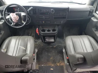 2017 Chevrolet Express Cargo z VIN 1GCWGAFG0H1321543, wystawiony jako Copart lot #56884035 z przebiegiem 125 311 mil mil oraz Szkoda całkowita • Salvage title. Historia ofert i sprzedaży dostępna na DreamBid. Obrazek 8.