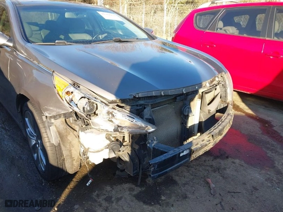 2012 Hyundai Sonata 2.0T SE with VIN 5NPEC4AB3CH381094, listed as a IAAI auction lot 41304956 with 159,201 mi miles. Bid and sale history available at carsss.com. Image 6.