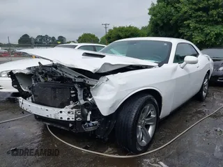2019 Dodge Challenger SXT z VIN 2C3CDZAG7KH670018, wystawiony jako IAAI lot #42266401 z przebiegiem 47 367 mil mil oraz . Historia ofert i sprzedaży dostępna na DreamBid. Obrazek 2.