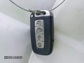 2012 Hyundai Veloster w/Gray Int с VIN KMHTC6ADXCU074298, выставлен на аукционе IAAI как лот 42353923 с пробегом 129 114 миль миль и . История ставок и продаж доступна на DreamBid. Изображение 11.