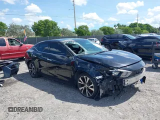 2017 Nissan Maxima SV z VIN 1N4AA6AP8HC400663, wystawiony jako IAAI lot #40285351 z przebiegiem 72 583 mil mil oraz . Historia ofert i sprzedaży dostępna na DreamBid. Obrazek 1.