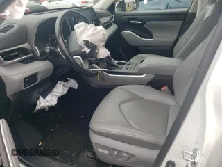 2022 Toyota Highlander XLE with VIN 5TDGZRBH0NS589020, listed as a Copart auction lot 62696015 with 36,131 mi miles and Salvage title. Bid and sale history available at DreamBid. Image 7.