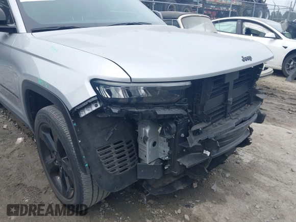 2022 Jeep Grand Cherokee Altitude with VIN 1C4RJJAG2N8581581, listed as a IAAI auction lot 42258980 with 43,725 mi miles and . Bid and sale history available at DreamBid. Image 6.