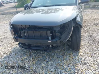 2024 Hyundai Venue Limited with VIN KMHRC8A32RU280155, listed as a IAAI auction lot 42429119 with 17,525 mi miles and . Bid and sale history available at DreamBid. Image 6.