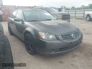 2005 Nissan Altima 2.5 S with VIN 1N4AL11D45C236617, listed as a IAAI auction lot 41913464 with 177,676 mi miles. Bid and sale history available at carsss.com. Image 1.