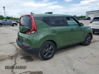2020 Kia Soul EX with VIN KNDJ33AU8L7044323, listed as a Copart auction lot 55261965 with 62,403 mi miles and Clean Title. Bid and sale history available at carsss.com. Image 3.