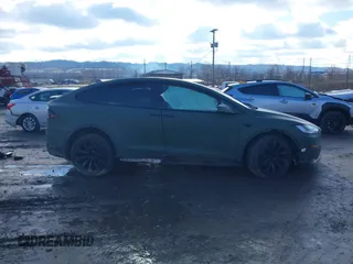 2022 Tesla Model X Plaid z VIN 7SAXCBE6XNF358023, wystawiony jako IAAI lot #41683857 z przebiegiem 42 821 mil mil oraz . Historia ofert i sprzedaży dostępna na DreamBid. Obrazek 14.