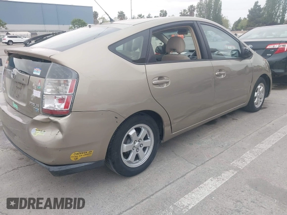 2005 Toyota Prius with VIN JTDKB20U350126328, listed as a IAAI auction lot 42098924 with 237,916 mi miles. Bid and sale history available at carsss.com. Image 6.