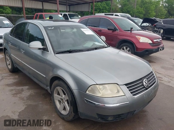 2004 Volkswagen Passat GLX z VIN WVWRH63B44P197011, wystawiony jako IAAI lot #42019610 z przebiegiem 151 540 mil mil oraz . Historia ofert i sprzedaży dostępna na DreamBid. Obrazek 1.