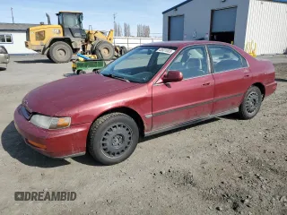 1996 Honda Accord LX with VIN 1HGCD563XTA266206, listed as a Copart auction lot 48601005 with 302,329 mi miles and Salvage Title. Bid and sale history available at carsss.com. Image 1.