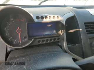 2016 Chevrolet Sonic LS z VIN 1G1JA6SG6G4151340, wystawiony jako Copart lot #50877315 z przebiegiem 117 210 mil mil oraz Szkoda całkowita • Salvage title. Historia ofert i sprzedaży dostępna na DreamBid. Obrazek 9.