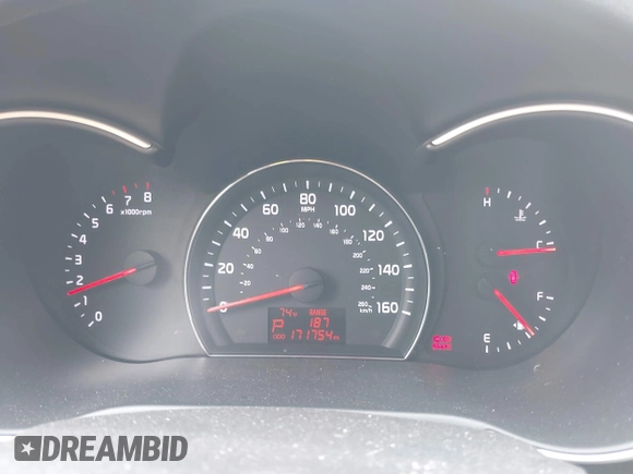 2014 Kia Sorento LX with VIN 5XYKT4A75EG480122, listed as a IAAI auction lot 42113975 with 171,754 mi miles and . Bid and sale history available at carsss.com. Image 7.