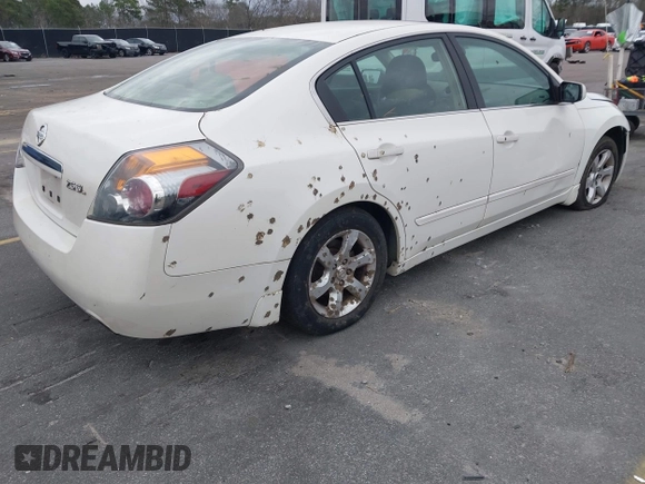 2009 Nissan Altima 2.5 S with VIN 1N4AL21E89N501886, listed as a IAAI auction lot 41597076 with 236,589 mi miles. Bid and sale history available at carsss.com. Image 4.