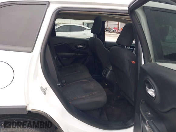 2016 Jeep Cherokee Latitude with VIN 1C4PJLCS4GW258930, listed as a IAAI auction lot 41944239 with 87,900 mi miles. Bid and sale history available at carsss.com. Image 8.