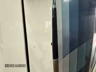 2020 Ford Transit Cargo z VIN 1FTBR2YG5LKA32432, wystawiony jako IAAI lot #42493895 z przebiegiem 134 672 mil mil oraz . Historia ofert i sprzedaży dostępna na DreamBid. Obrazek 25.
