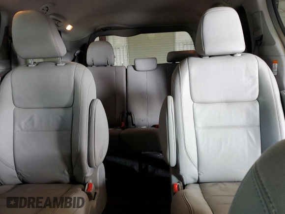 2019 Toyota Sienna XLE with VIN 5TDDZ3DC3KS217040, listed as a Copart auction lot 61556495 with 85,309 mi miles and Salvage title. Bid and sale history available at DreamBid. Image 10.