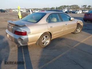 2002 Acura TL with VIN 19UUA566X2A033500, listed as a IAAI auction lot 41787954 with 251,513 mi miles. Bid and sale history available at carsss.com. Image 4.