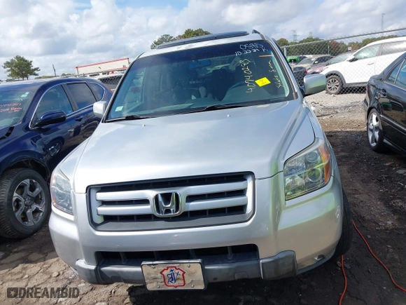 2008 Honda Pilot SE with VIN 5FNYF28338B030585, listed as a IAAI auction lot 40740293 with 210,626 mi miles. Bid and sale history available at carsss.com. Image 12.