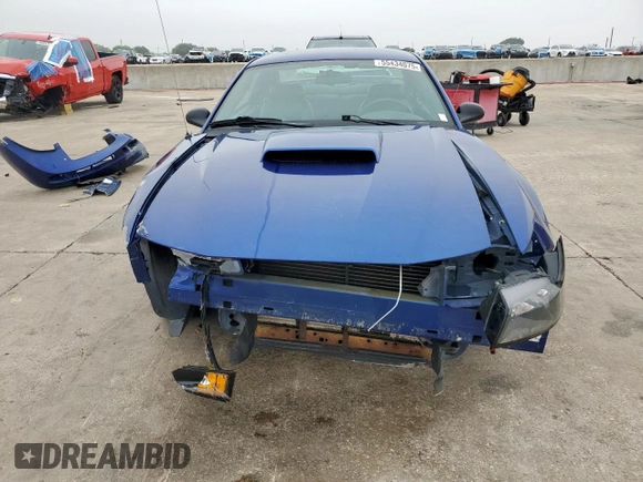 2004 Ford Mustang GT Deluxe z VIN 1FAFP42X74F232580, wystawiony jako Copart lot #55434075 z przebiegiem 83 948 mil mil oraz Szkoda całkowita • Salvage title. Historia ofert i sprzedaży dostępna na DreamBid. Obrazek 5.