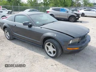 2008 Ford Mustang Deluxe z VIN 1ZVHT80N485109173, wystawiony jako IAAI lot #42502182 z przebiegiem 160 917 mil mil oraz . Historia ofert i sprzedaży dostępna na DreamBid. Obrazek 1.