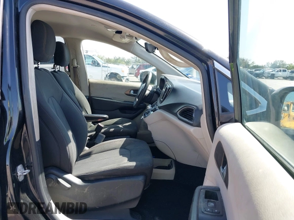 2017 Chrysler Pacifica Touring with VIN 2C4RC1DG6HR501164, listed as a IAAI auction lot 41863304 with 87,705 mi miles and . Bid and sale history available at DreamBid. Image 5.