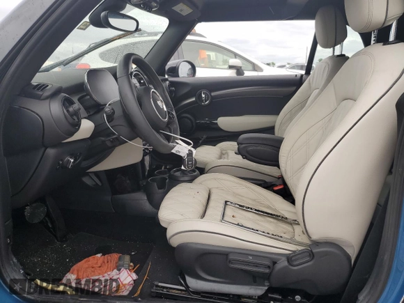 2023 MINI Convertible Cooper S с VIN WMW43DL09P3R05368, выставлен на аукционе Copart как лот 74806464 с пробегом Не указан миль и На запчасти • Non repairable. История ставок и продаж доступна на DreamBid. Изображение 7.