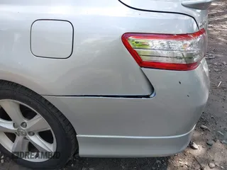 2011 Toyota Camry LE z VIN 4T1BF3EK3BU200056, wystawiony jako IAAI lot #42467171 z przebiegiem 242 129 mil mil oraz . Historia ofert i sprzedaży dostępna na DreamBid. Obrazek 6.